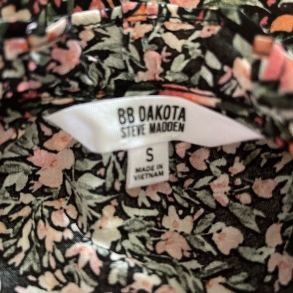 NWT BB Dakota by Steve Madden  Floral ruffle sleeveless blouse sz S 3554 - Picture 15 of 16